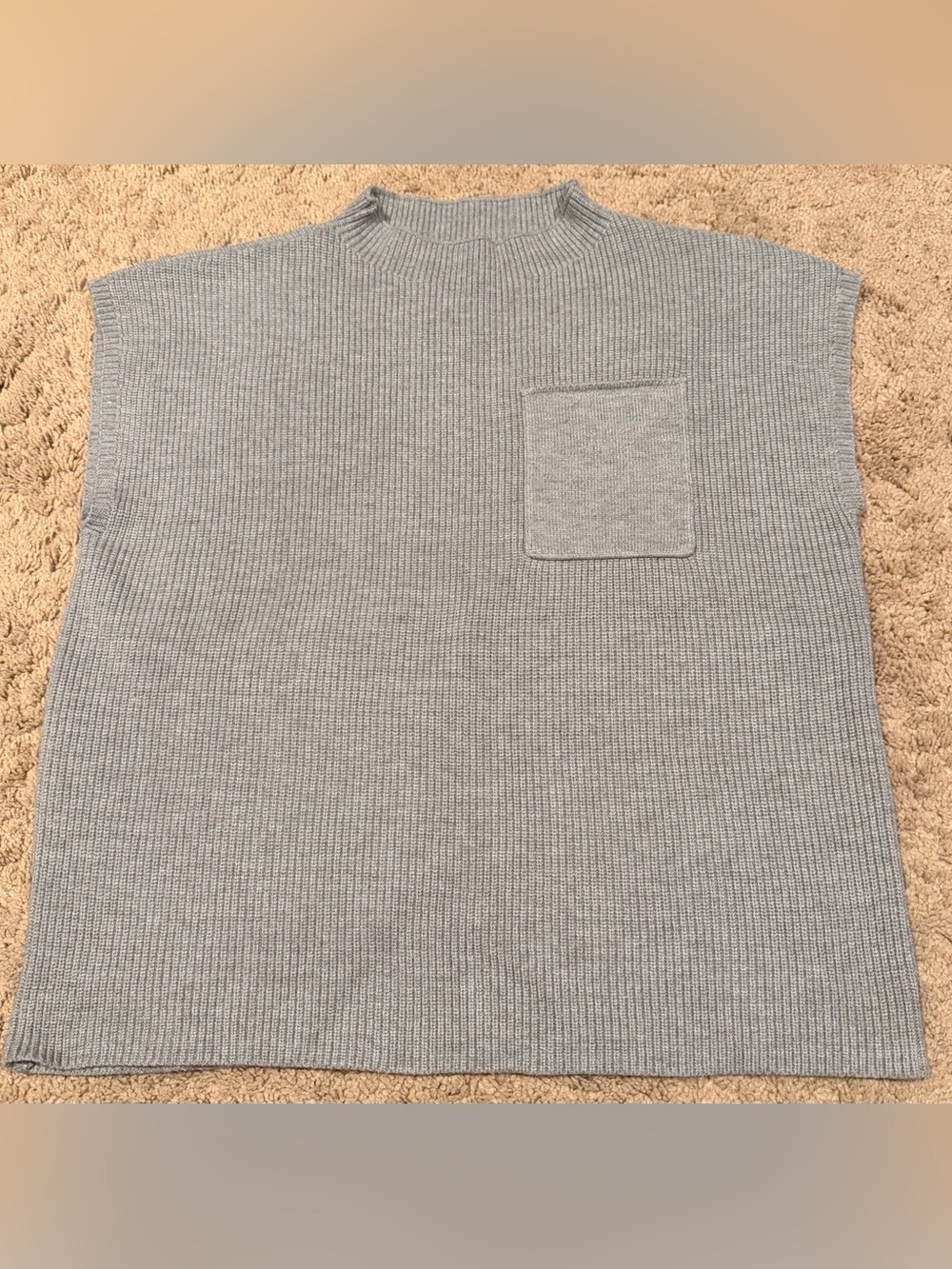 Light Gray Knit Sleeveless Pullover with Chest Pocket